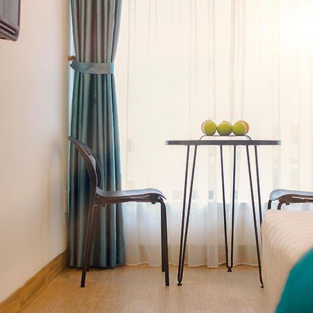 Lyn'S Hotel & Apartment Дананг Екстериор снимка